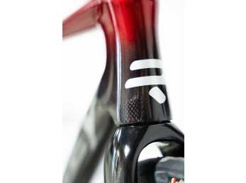 Ridley FALCN Shimano 105 Di2, UD Carbon + Candy Red Metallic + Silver